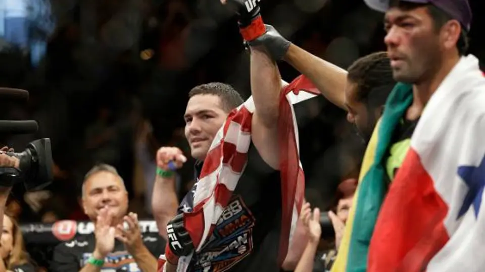 Weidman retiene el título ante Machida en UFC 175