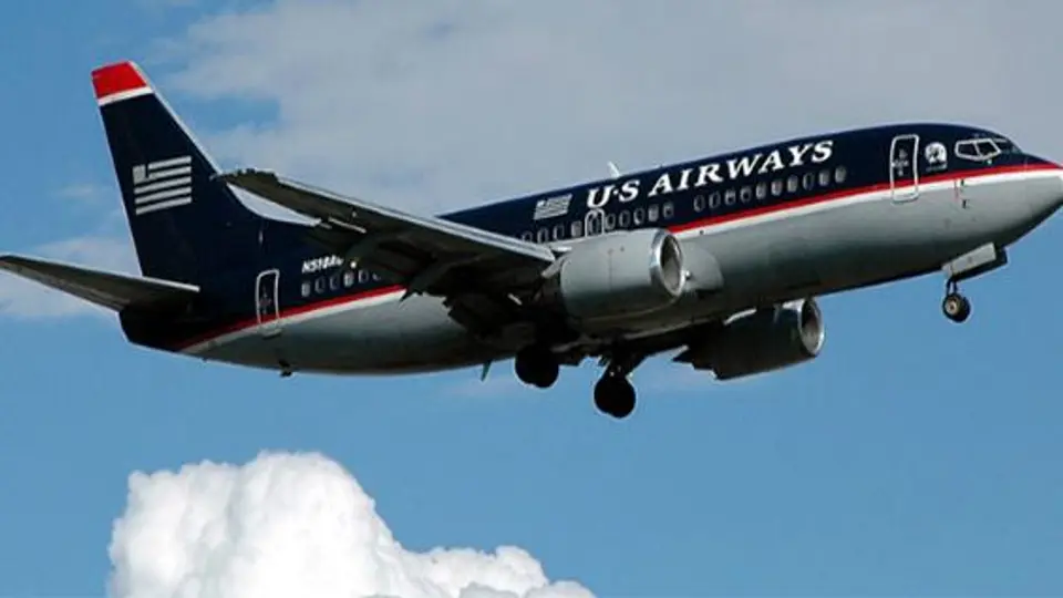US Airways causa polémica con tuit porno
