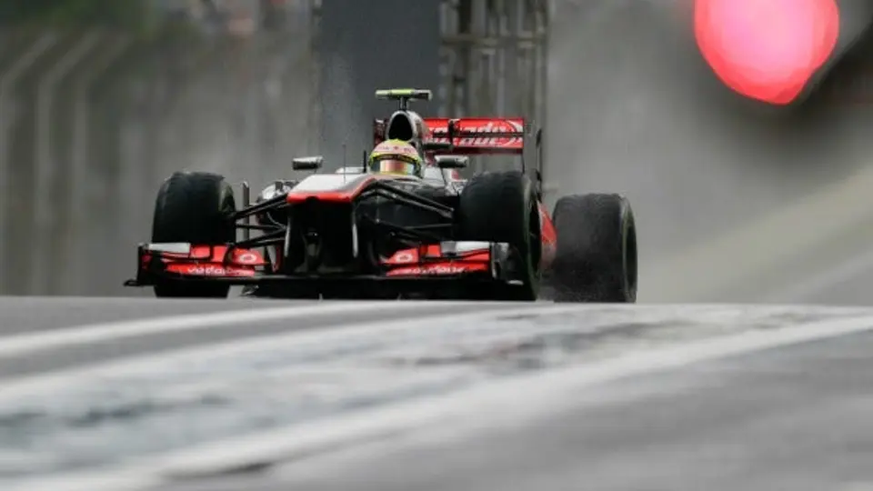 Checo, sancionado con cinco puestos en el GP de Brasil