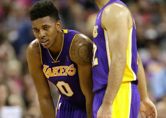 Lakers ensucia su leyenda