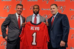 Darrelle Revis quiere responder a la confianza de Bucaneros