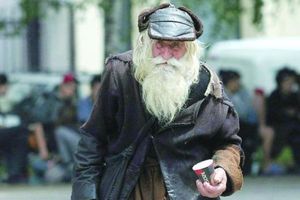 Mendigo dona 40 mil euros a la Iglesia