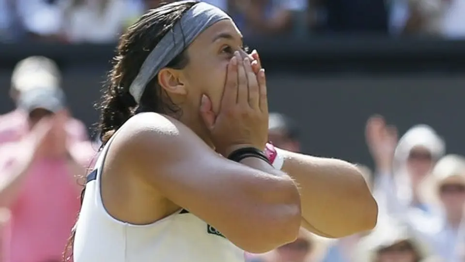 Bartoli aplasta a Lisicki y conquista Wimbledon