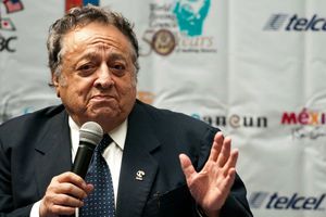 José Sulaimán se recupera de cirugía en el corazón