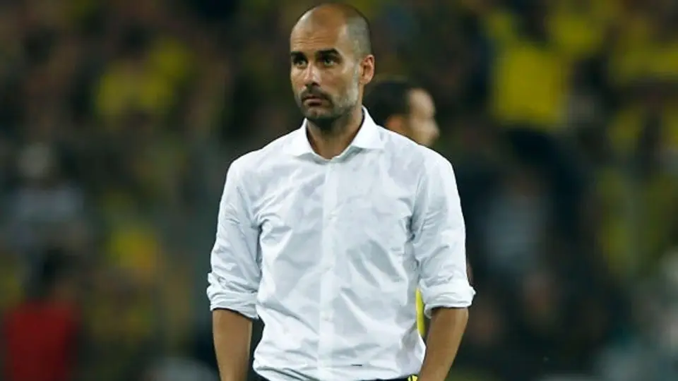 Guardiola cambia de oficina para que puedan criticarlo