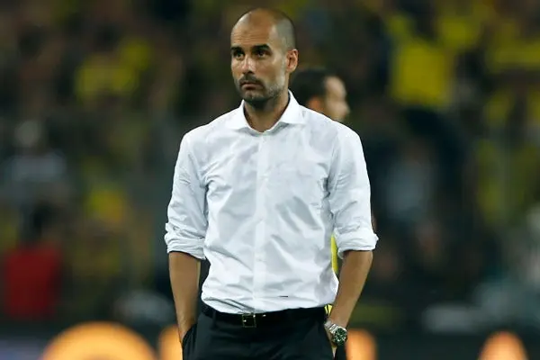 Guardiola cambia de oficina para que puedan criticarlo