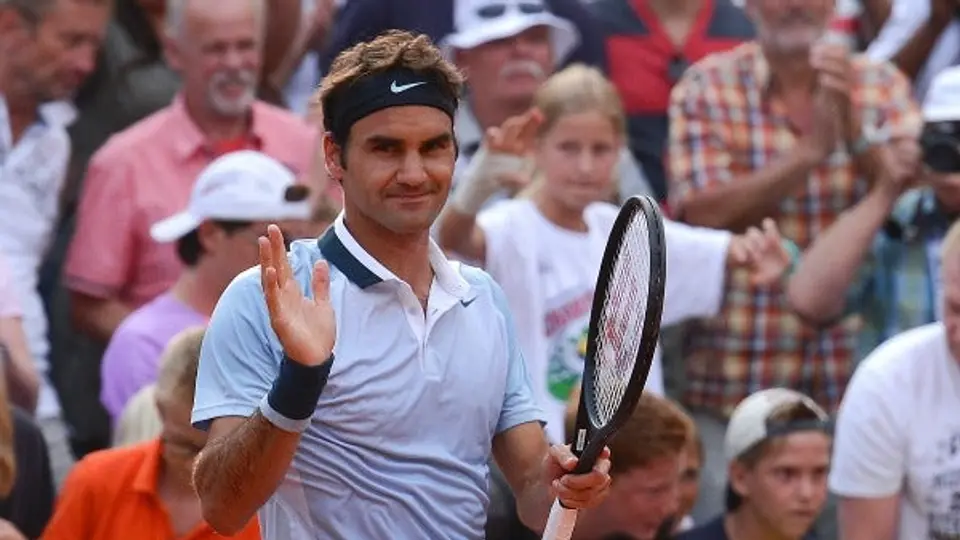 Federer avanza sin problemas a Cuartos en Hamburgo