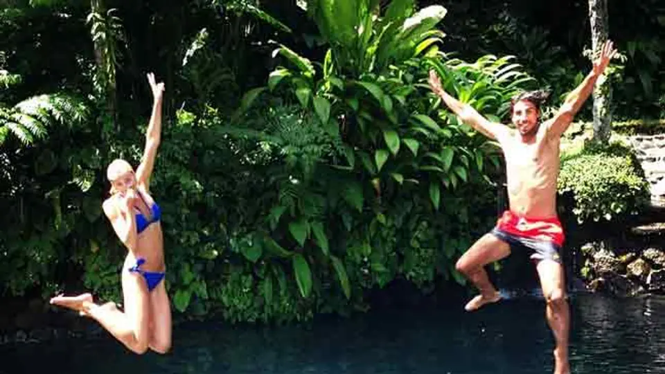 Sami Khedira se lleva a su 'Jane' a la selva