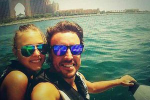 Fernando Alonso y su novia disfrutan Dubai