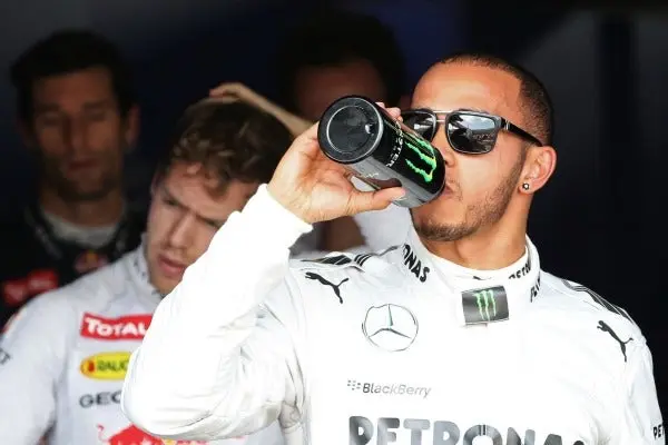 'El verdadero trabajo es en la carrera': Hamilton