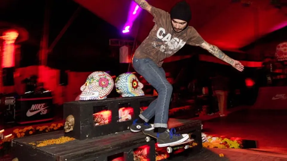 Se llevó a cabo en Xochimilco el evento 'Patinando con los muertos'