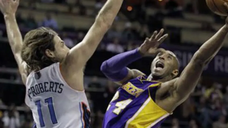 Bryant guía victoria de Lakers frente a Bobcats