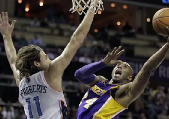 Bryant guía victoria de Lakers frente a Bobcats