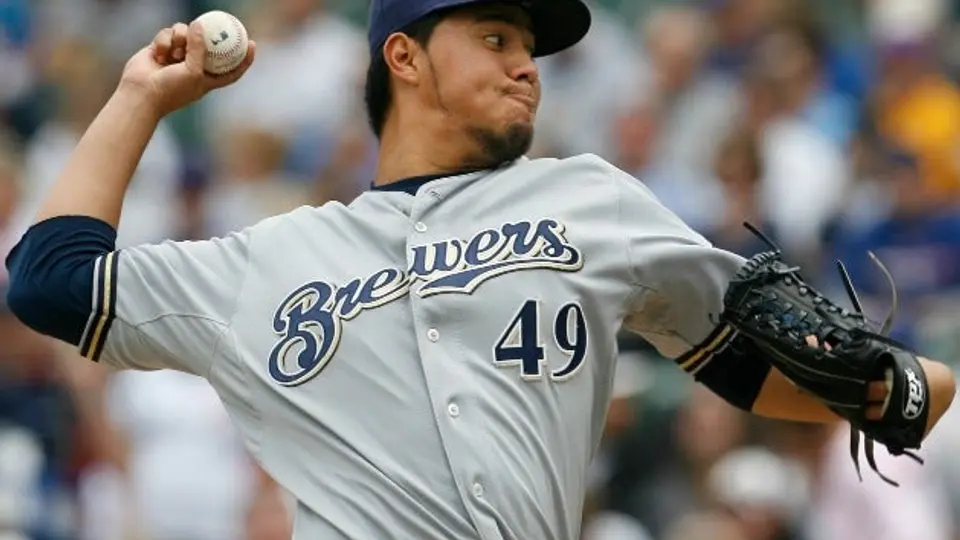 Yovani Gallardo embiste como el 'Toro' Valenzuela