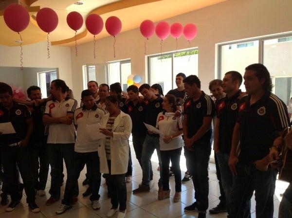 Jugadores y staff del Rebaño cantan las Mañanitas | ESPECIAL