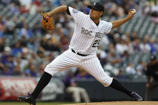 Jorge de la Rosa destaca en victoria de Rockies