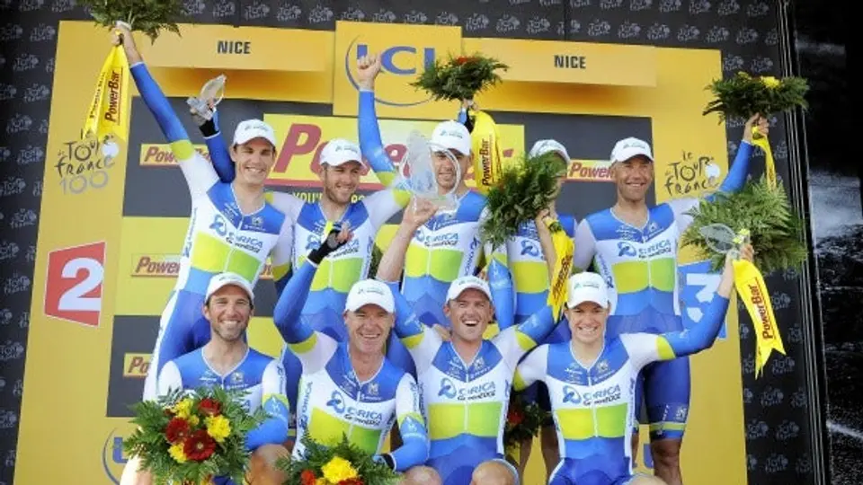 Orica gana la crono por equipos y Gerrans se viste de amarillo