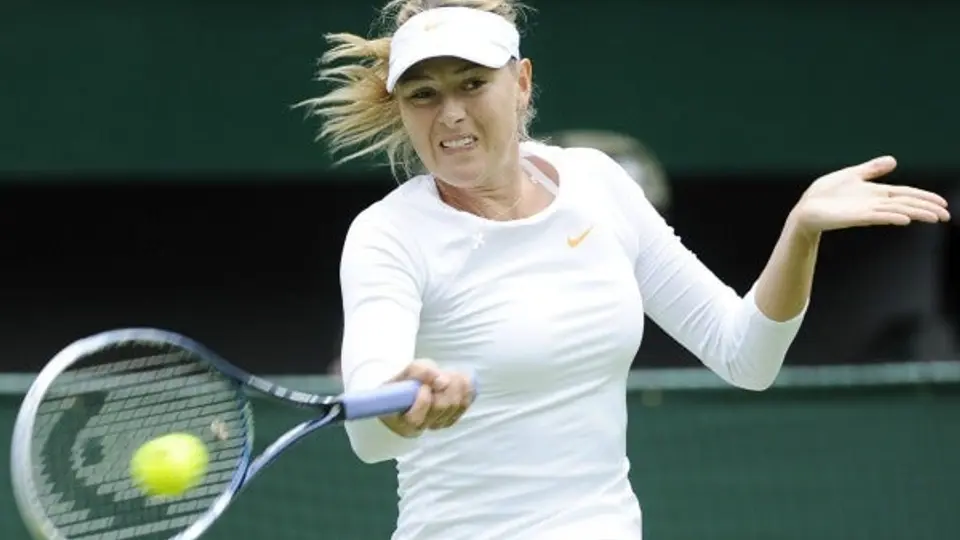 Sharapova vence a Mladenovic en debut londinense