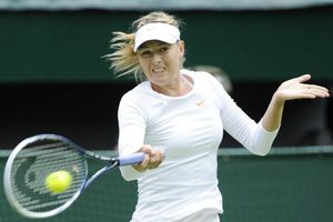 Sharapova vence a Mladenovic en debut londinense