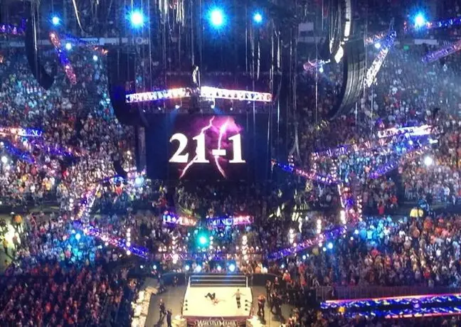 Undertaker pierde racha invicta ante Lesnar