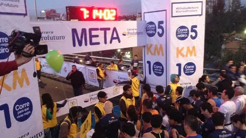 Más de 4 mil corredores participaron en la Carrera Profuturo 2013