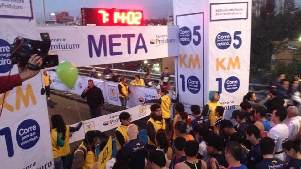 Más de 4 mil corredores participaron en la Carrera Profuturo 2013
