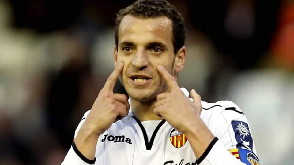 Valencia y Tottenham reanudan negociaciones por Soldado