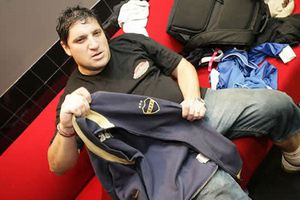 Músico de Los Decadentes, investigado por pelea de porras de Boca