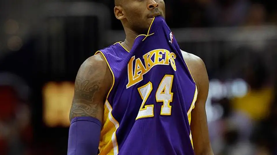 Kobe vuelve a lesionarse y es baja con los Lakers