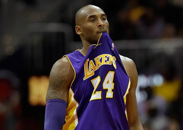 Kobe vuelve a lesionarse y es baja con los Lakers