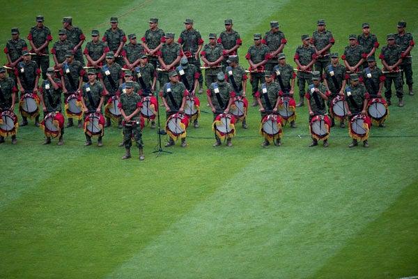 El ejército ejecutó los himnos | MEXSPORT