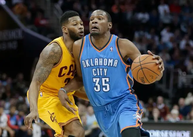 De la mano de Durant, Thunder vence a Cavs