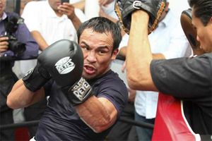 'Dinamita' inicia sesiones de sparring para enfrentar a Bradley