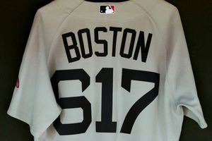 Suspenden partidos de beisbol y hockey en Boston