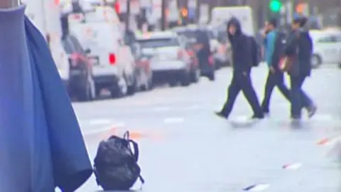 Evacuan meta del Maratón de Boston por paquetes sospechosos