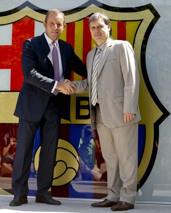 Sandro Rosell, presidente del Barça, le dio la bienvenida al timonel argentino | EFE