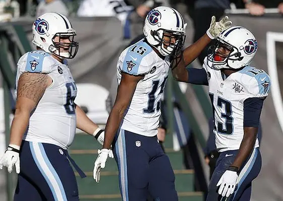 Titanes se impone a Raiders y se mete en pelea por playoffs