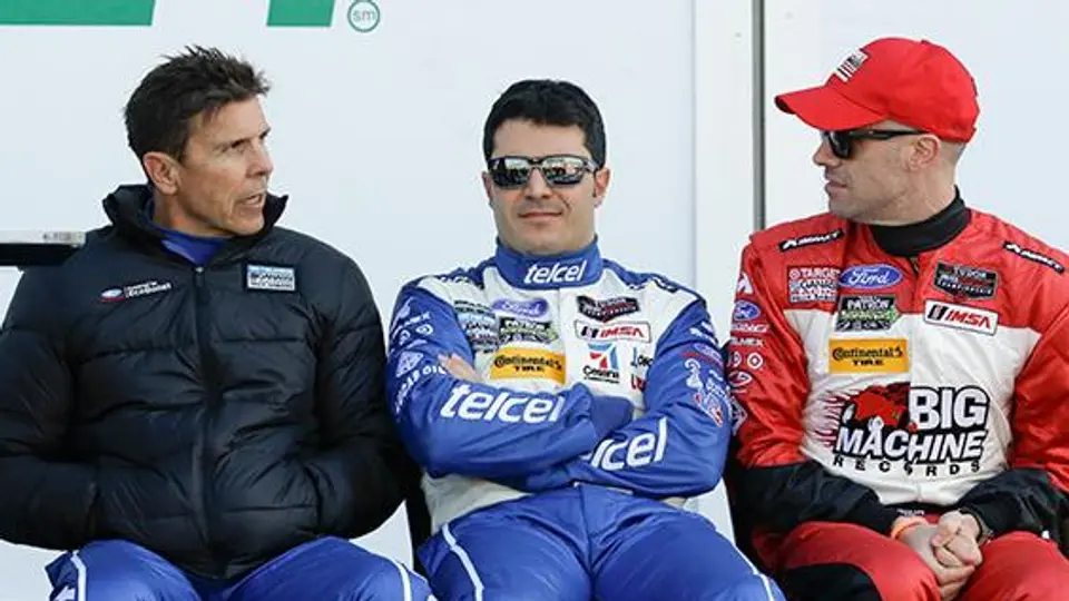 Memo Rojas no puede terminar las 24 hrs de Daytona