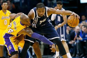 Thunder consigue quinto triunfo consecutivo al arrollar a los Lakers