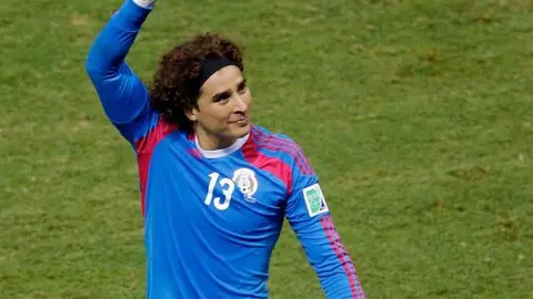 Barça preguntó por Ochoa, asegura su agente