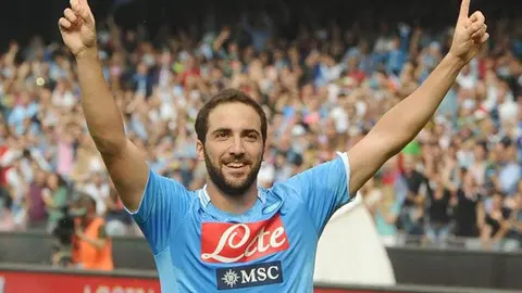 Higuaín da triunfo al Nápoles con doblete