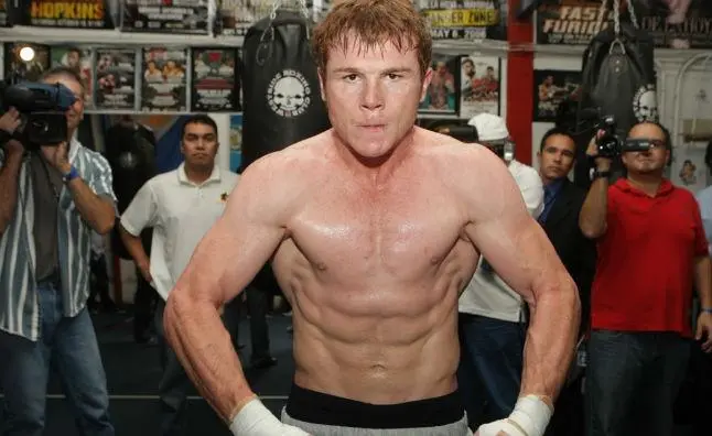 Canelo anuncia pelea contra Erislandy Lara
