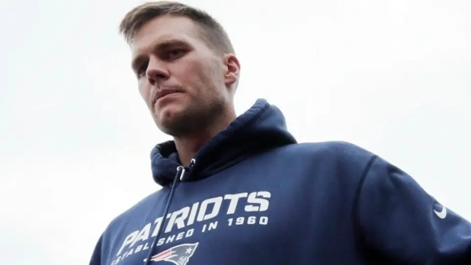 'Patriotas debe superar el arresto de Hernández': Brady