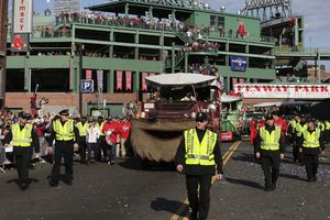 Medias Rojas realizó su desfile para festejar su título