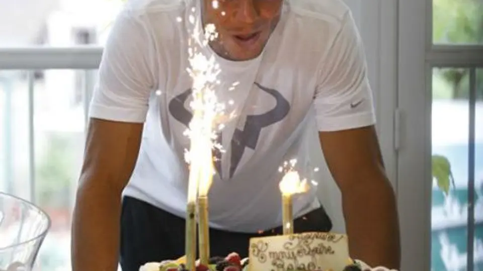 Nadal festejó sus 28 años en Roland Garros