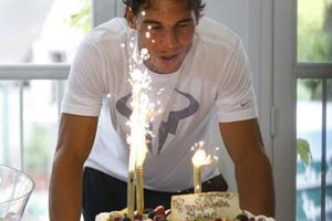 Nadal festejó sus 28 años en Roland Garros