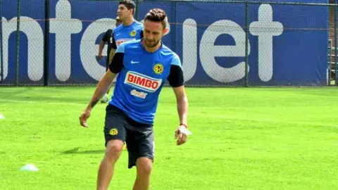 Layún será baja dos semanas