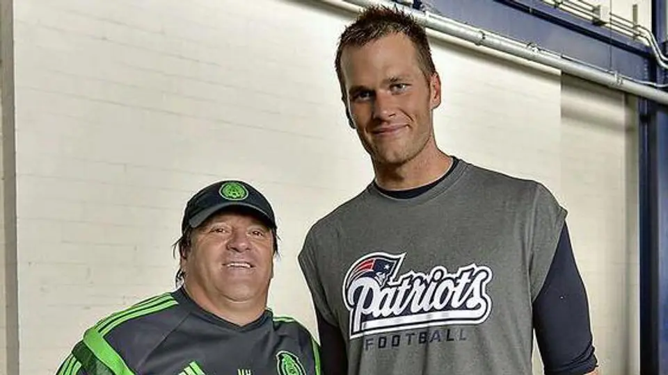 Miguel Herrera presume foto con Tom Brady