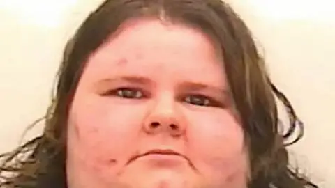 Mujer encarcelada por autobullying
