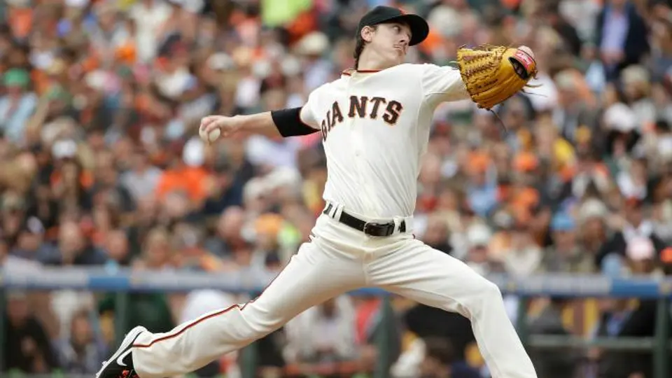 Lincecum repite juego sin hit ni carrera contra San Diego
